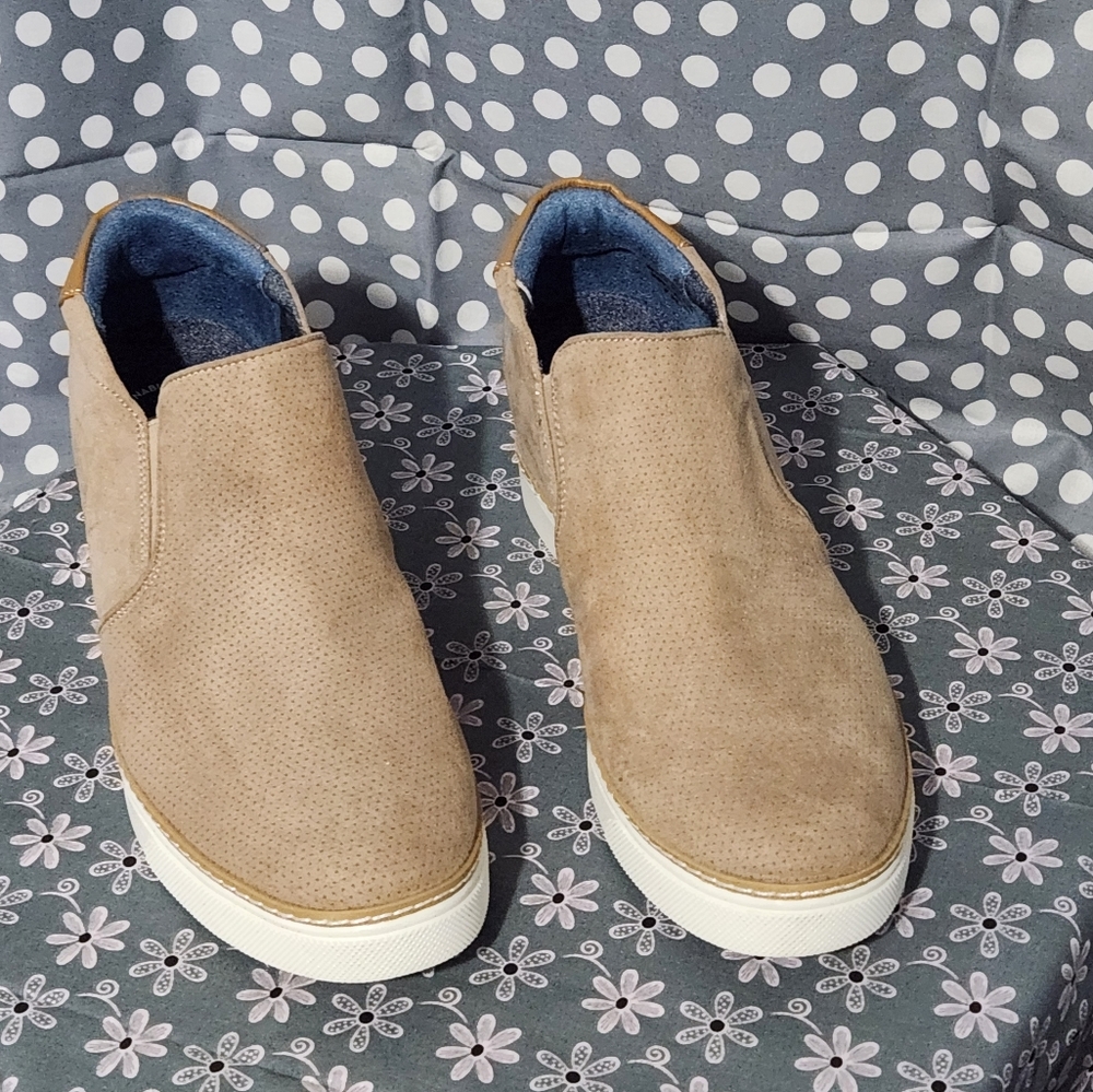 Dr. Scholl's shoes.   Tan. Brand new. Never worn. Size 11.
